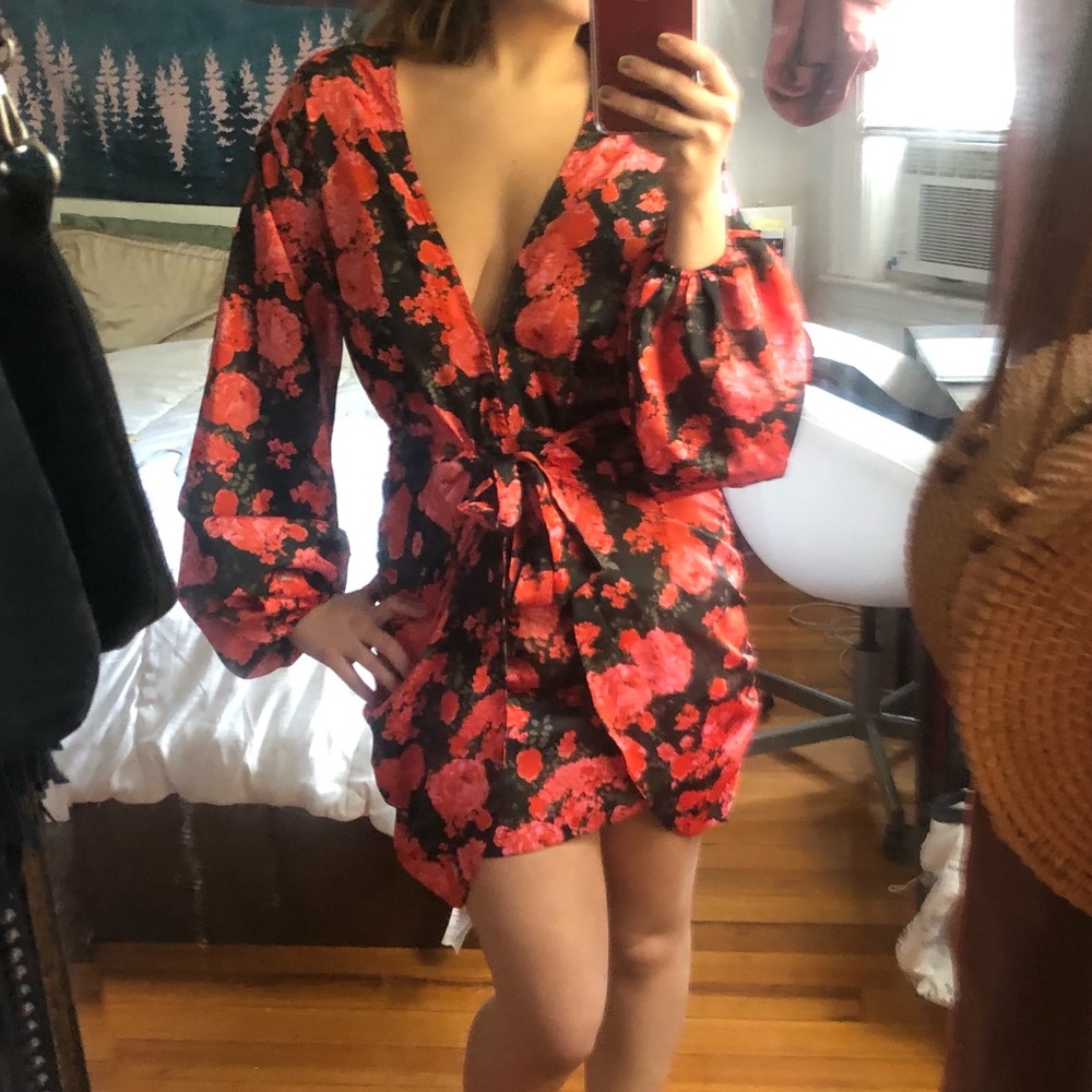 Black floral mini dress ⚡️